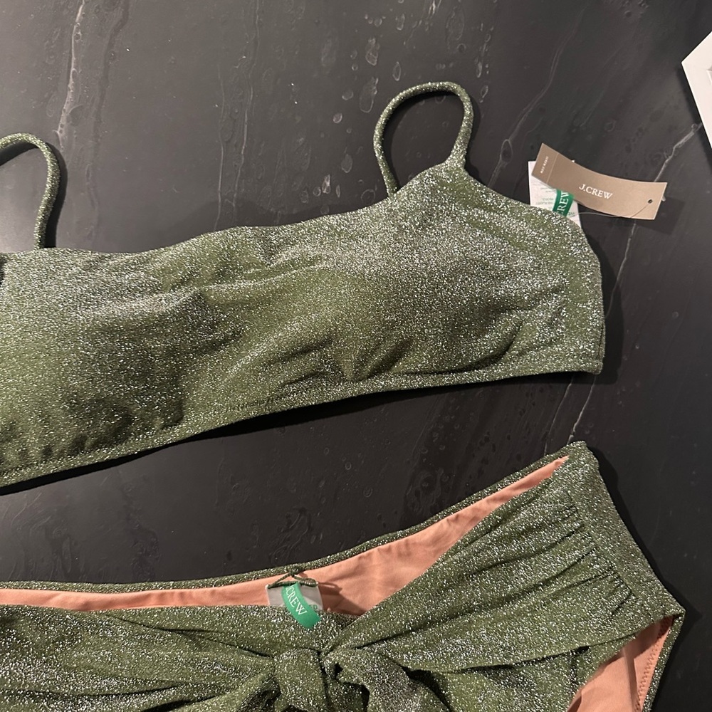 JCREW SCOOPNECK BIKINI TOP IN SPARKLE Size XXL
Color DARK SEAWEED SILVER SPARKLE - Picture 4 of 6